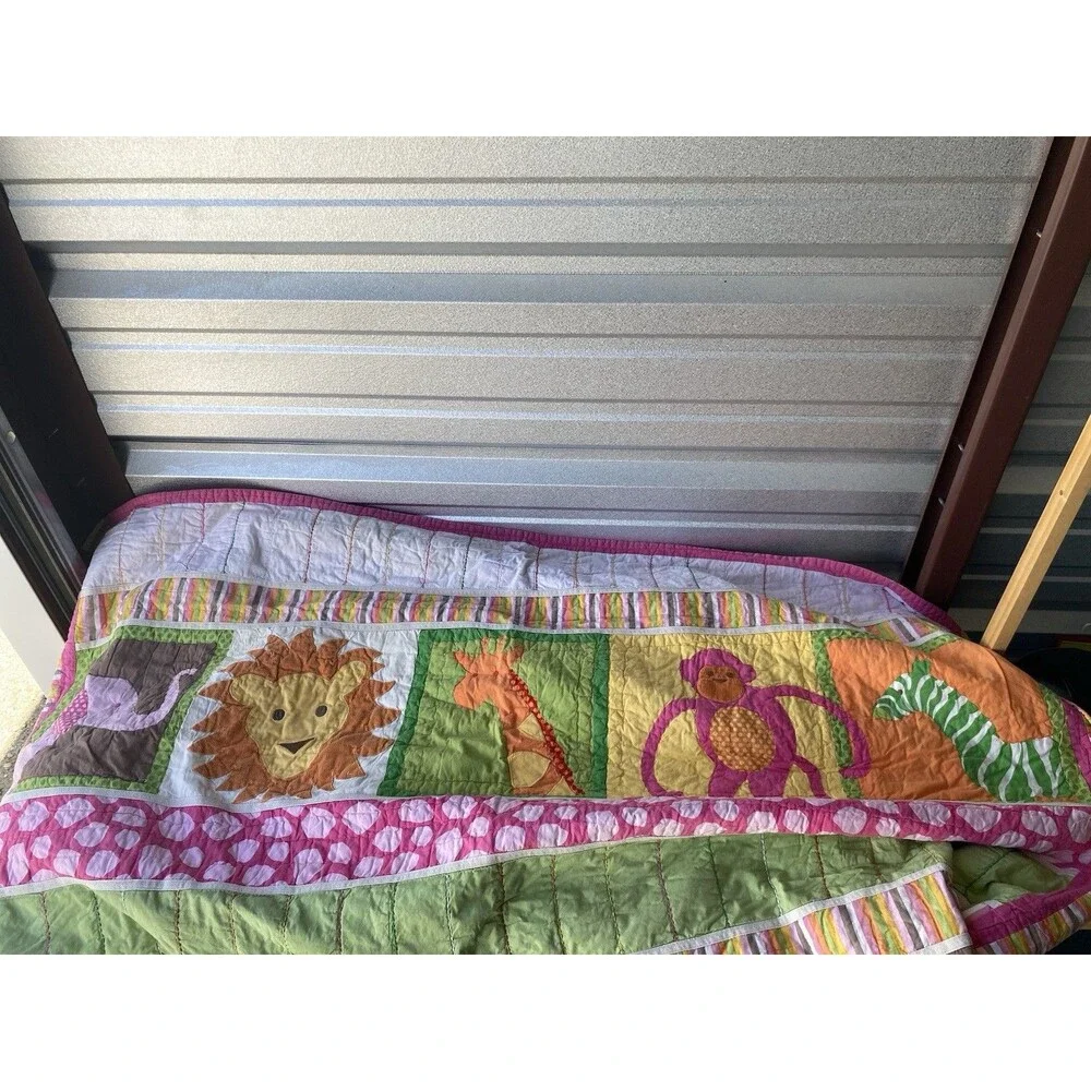 Circo Target Twin Quilt Wild Safari Jungle Animal Patchwork Textured Applique